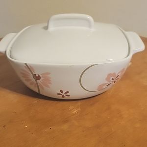 Corelle Coordinates Stoneware Covered Dish 1.5 quart.